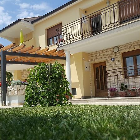 Apartments & Studio Matan Rovigno Esterno foto