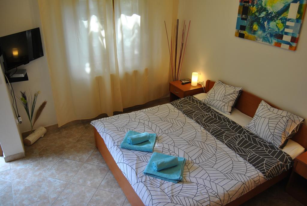 Apartments & Studio Matan Rovigno Esterno foto