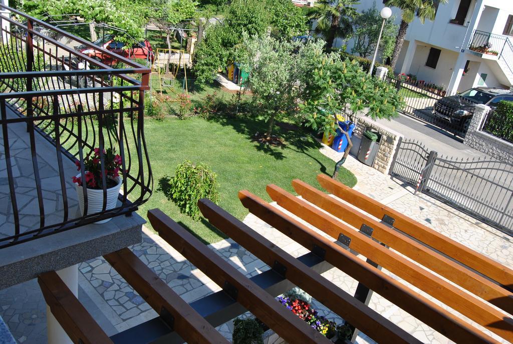 Apartments & Studio Matan Rovigno Esterno foto