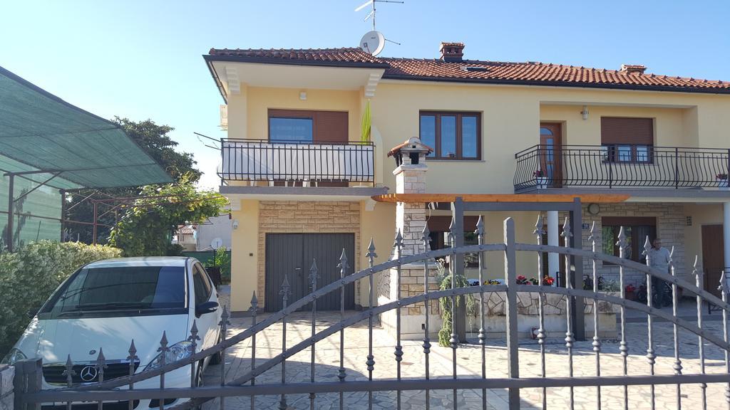 Apartments & Studio Matan Rovigno Esterno foto