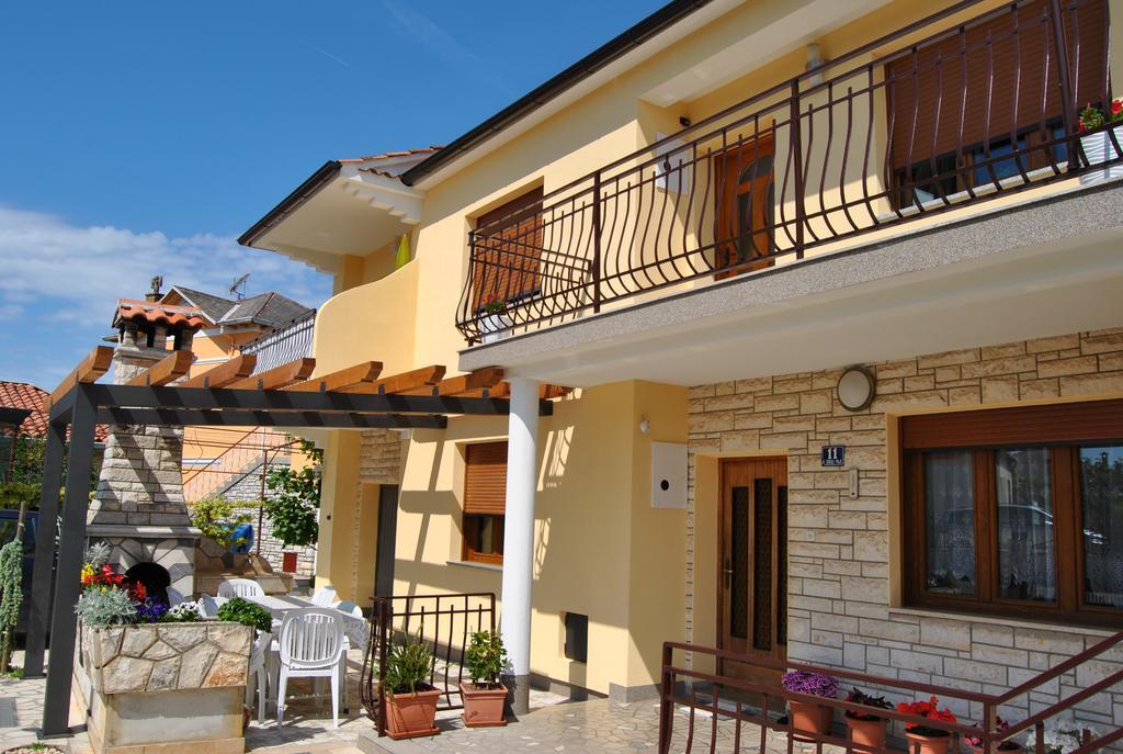 Apartments & Studio Matan Rovigno Esterno foto