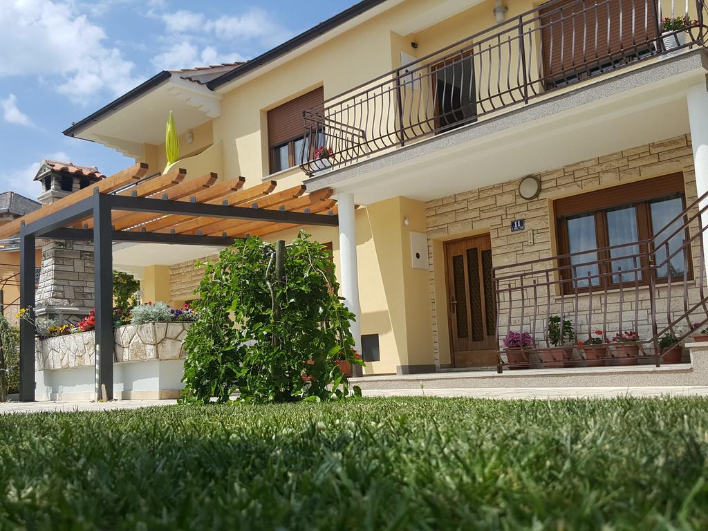 Apartments & Studio Matan Rovigno Esterno foto