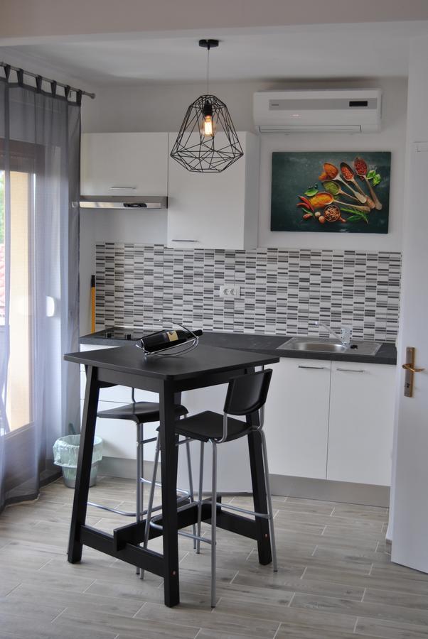 Apartments & Studio Matan Rovigno Esterno foto